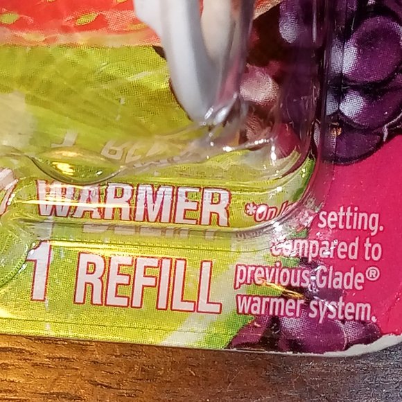 Glade PlugIns LIMITED EDITION Berry Pop Scented Oil Warmer and Refill Bottle Set - Picture 5 of 7